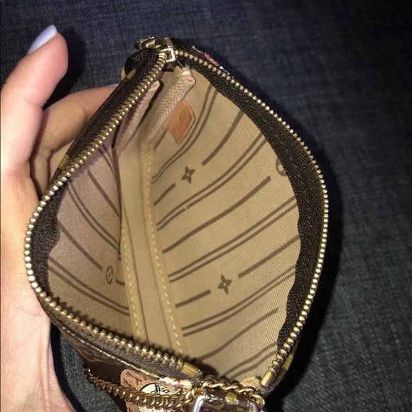 🧡🤎🤎🎁🎄Luis Vuitton limited edition mini pochette - Picture 7 of 9